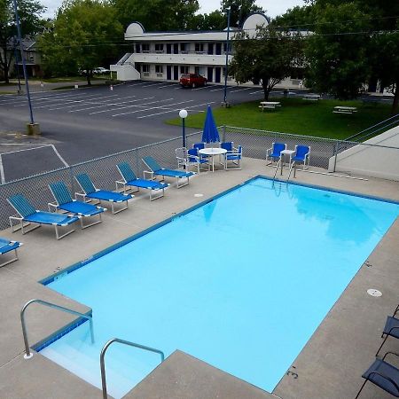 Fields Park Motel ウィスコンシン デルズ エクステリア 写真