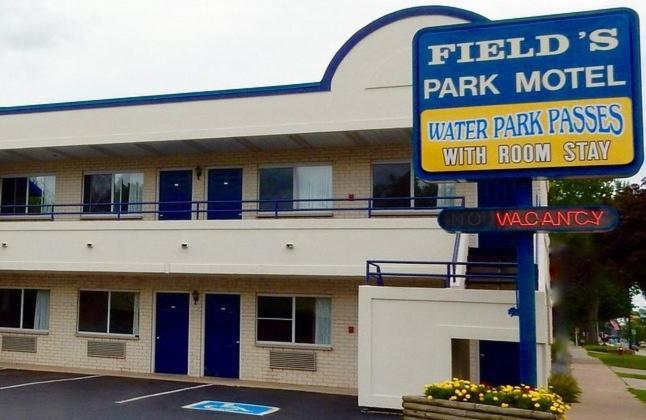 Fields Park Motel ウィスコンシン デルズ エクステリア 写真